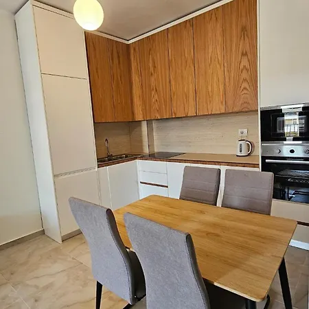 Apartman Gray Mirage Near The Orikum