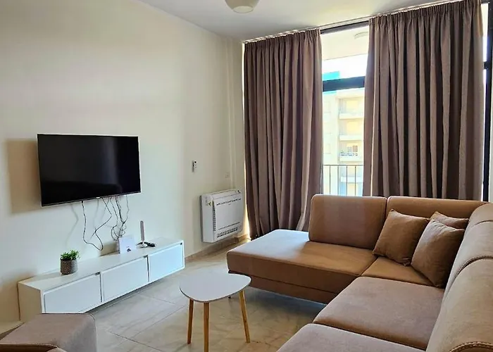 公寓 Gray Mirage Near The *